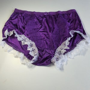 Sissy Retro Nylon Panties – Floral Lace Briefs for Crossdressers – High Waist XXL Lingerie – Handmade MTF Underwear for Men