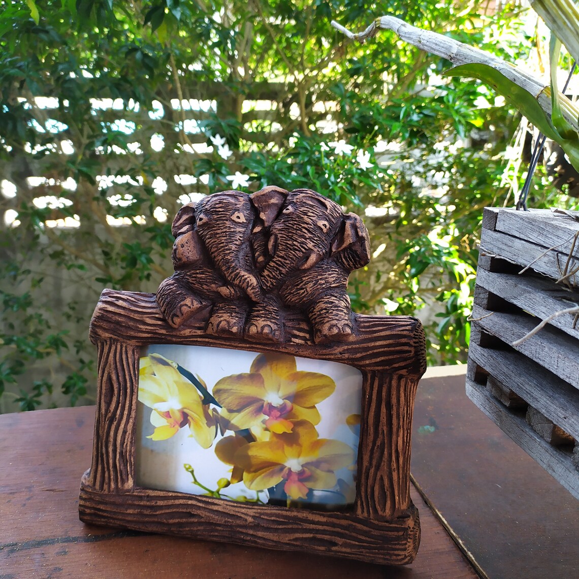 004 Elephant Elephant Sawdust Craft Picture Frame Size 4x6 Handmade Memorial Unique Antique
