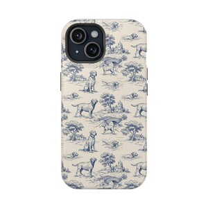 Funda magnética resistente a impactos para iPhone con diseño de Labrador Retriever en color azul Toile de Jouy imagen 17