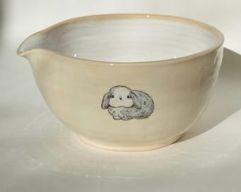 Bol de matcha con forma de conejo gris, bol de matcha de cerámica hecho a mano