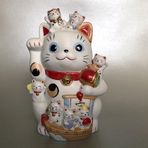 Maneki neko Japanese lucky cat