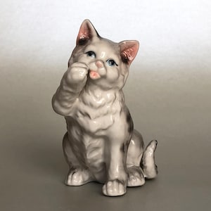 vintage porcelain cat