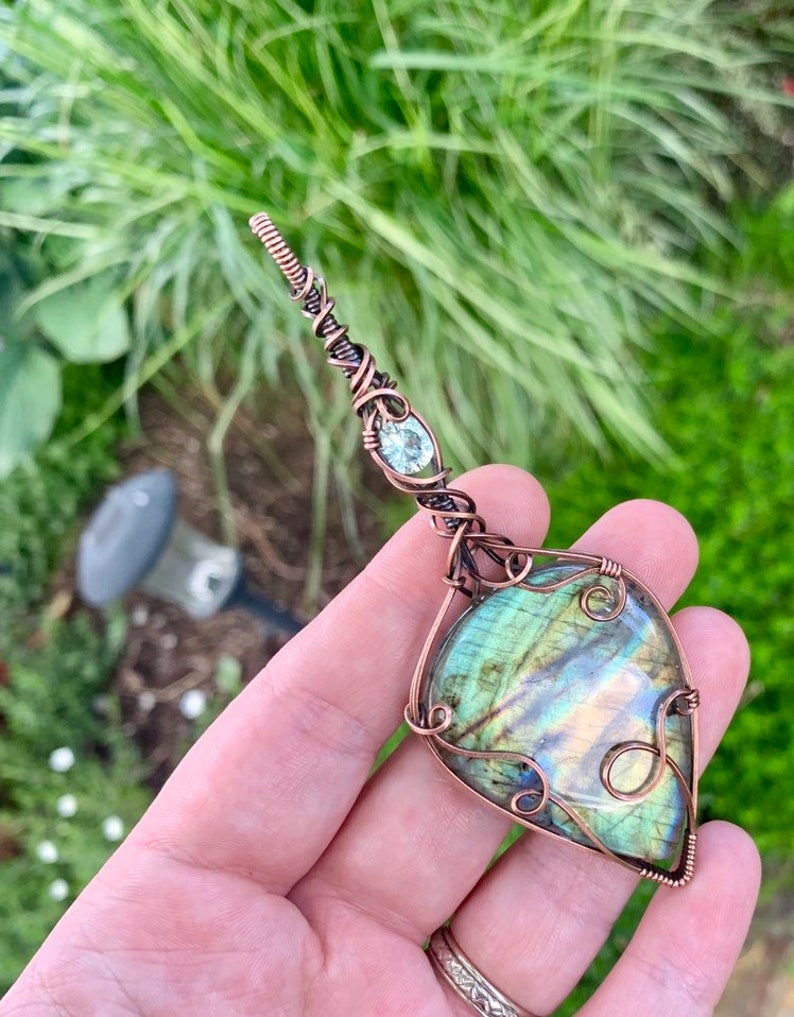 Elegant Long Pendant with Labradorite /& Green Amethyst