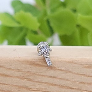 16G*Dainty Star with baguette CZ Cartilage Piercing/Top Design Size: 6mm x 4mm/Various post bar externally threaded/20G is also available