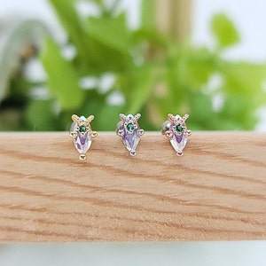 16G * Zierliches Princess Oval Pointy Ends Knorpelpiercing / AB Stein mit leicht lila / verschiedenen Post Bar Außengewinde