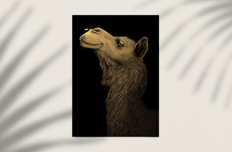 Ansichtkaart kameel met vuurvliegje, fotoformaat image 1