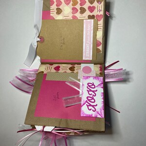 Álbum de recortes de San Valentín en bolsa marrón