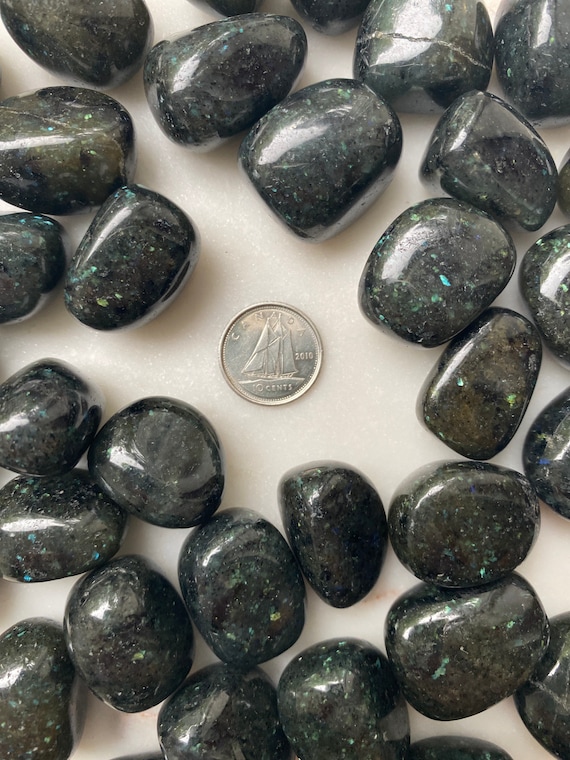 Galaxyite - Labradorite In Feldspar - 10g To 15g Tumbled Stone (Selected