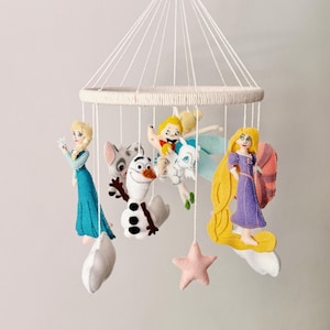 Móvil para bebé Frozen Decoración de guardería inspirada en Disney Regalo para baby shower Rapunzel Campanilla Pua Gato de Cheshire Pequeño Hércules Móvil para cuna