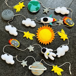 Solar system garland/ Space theme bedroom and nursery decor/ Felt planets bunting/ space theme