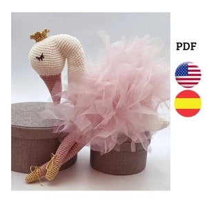 Crochet tutorial to make this beautiful swan. Pattern in Spanish and English.