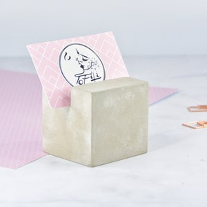 Minimalistischer Betonwürfel Visitenkartenhalter, Büroorganisation, Schreibtischaufbewahrung, moderne Bürodekoration, Geschenkidee für Ihn, Geschenkidee für Papa