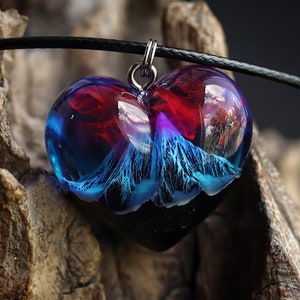 Wood Resin Heart Pendant Necklace – Secret Miniature World, Glow-in-Dark