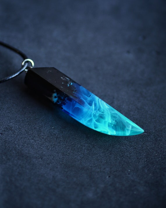Resin necklace • Handmade jewelry • Personalized gift • Glow in the dark • Charm necklace • Northern lights pendant