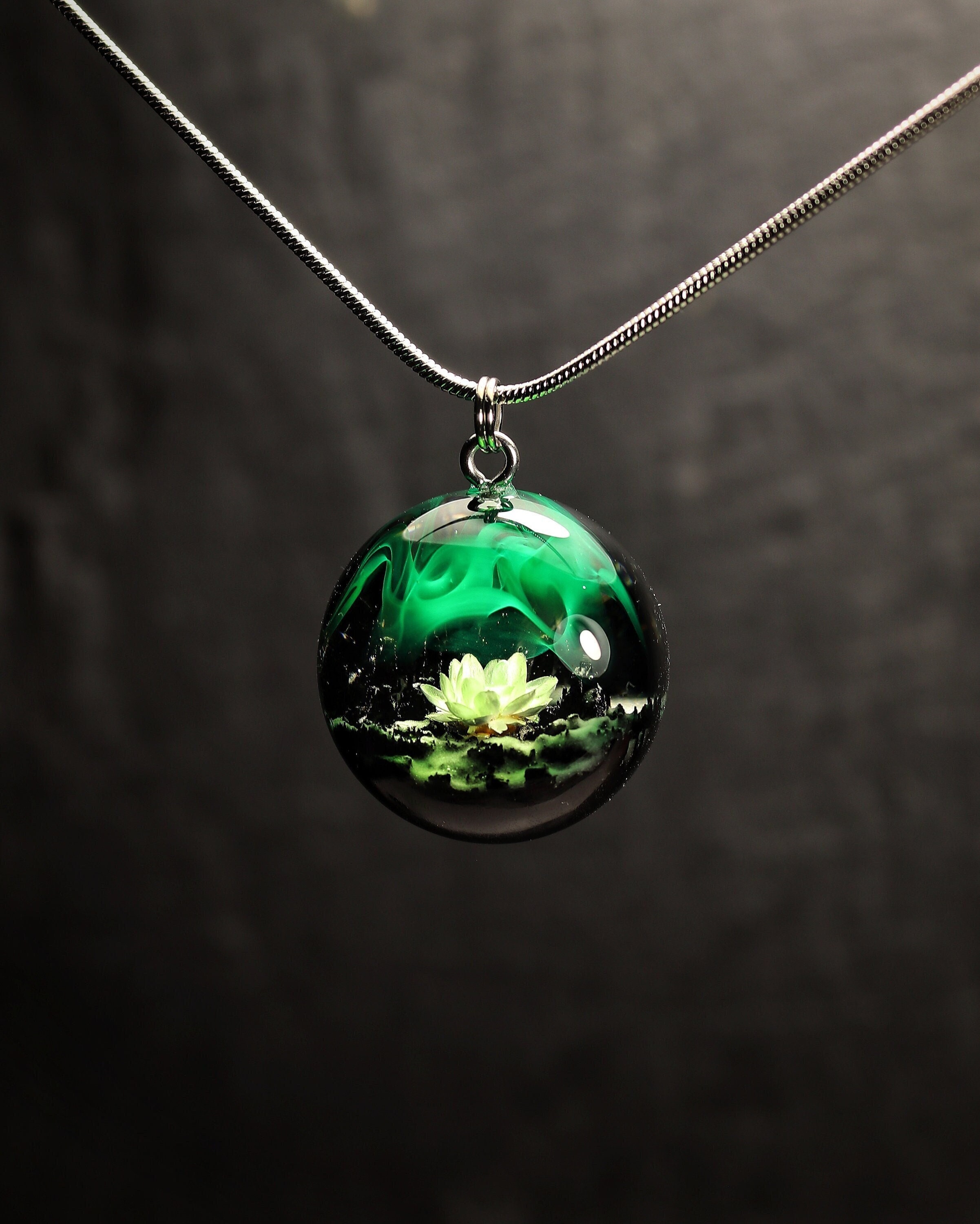 Wood Resin Aurora Pendant – Glow-in-Dark Flower Necklace