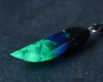Wood Epoxy Resin Northern Lights Pendant – Aurora Borealis Handmade Fang Necklace