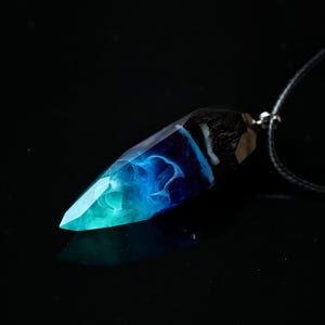 Wood Resin Crystal Pendant – Northern Lights Glow Necklace