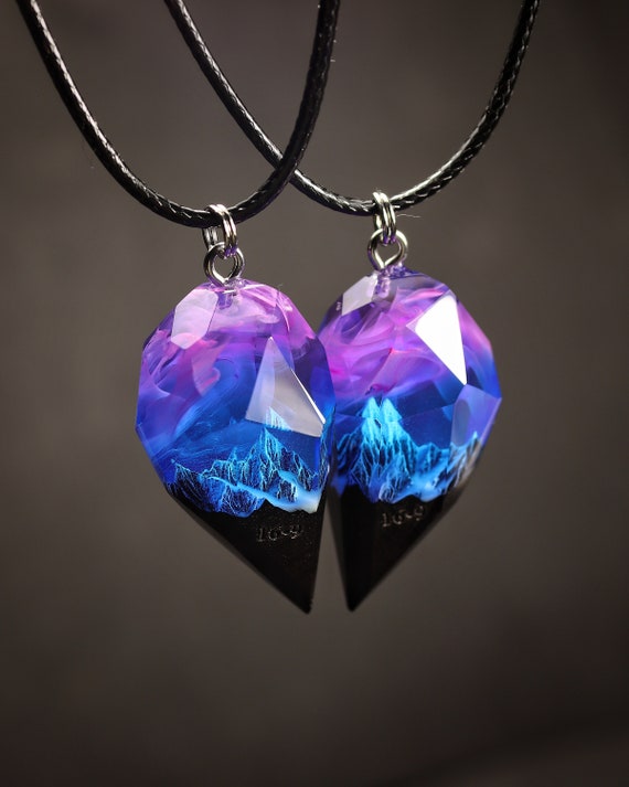 Resin with Thermochromic Pigment, Heart Pendant and Necklace Set 