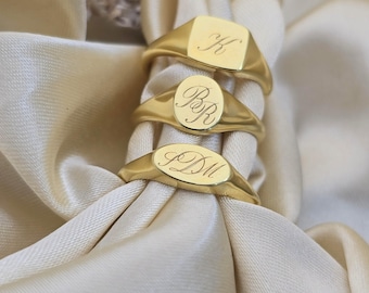 Anillo con monograma inicial personalizado en oro de 14 quilates. Iniciales personalizadas. Iniciales de pareja grabadas. Regalo para ella. 3 estilos. Parte trasera grabable.