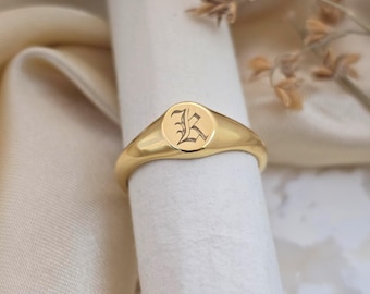 Anillo de sello inglés antiguo / Anillo de oro de 14 quilates con iniciales grabadas / Regalos personalizados / Letra gótica / Regalos de Navidad / Regalo para mamá