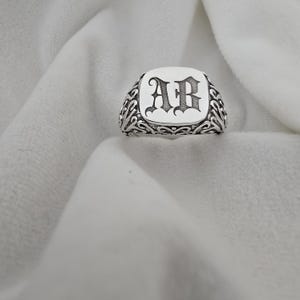 Anillo con inicial para hombre, anillo personalizado con doble inicial, joyería para hombre, regalo para esposo, regalos de cumpleaños para papá, regalos de Navidad, joyería navideña.