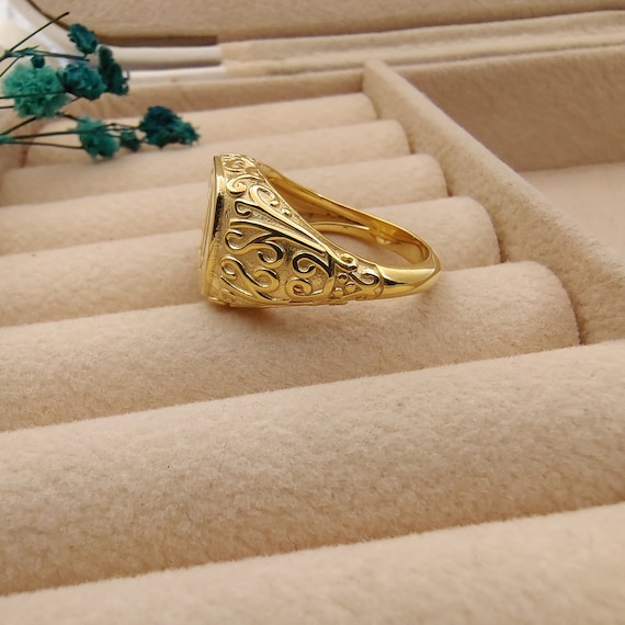 Anillo de Hombre Grande de Plata con Inicial de Oro/Men's Sterling Silver  Ring with Gold Initial
