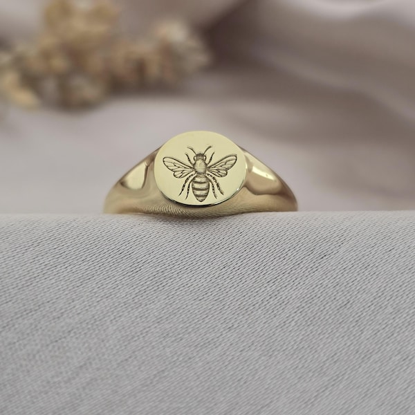 Bee Signet Ring | 14K Gold Bee Engraved Ring | Minimalist Dainty Rings | Bee Lover Gifts | Engravable Ring | Sterling Silver Bee Ring