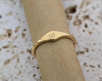 Gepersonaliseerde initiaalring | Aangepaste letterring | Naamring | 14K gouden dunne ring | 925 gestempeld | Cadeau voor haar