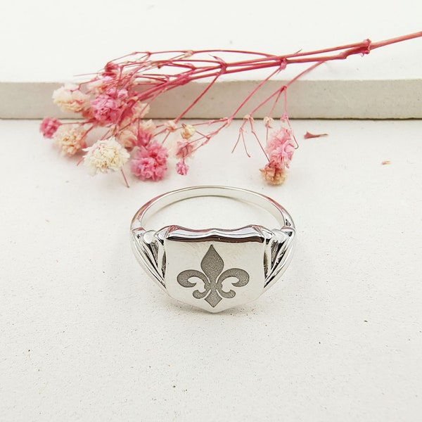 Fleur De Lis Ring - Etsy