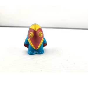 Alien Metron A103 Finger Puppet figure Authentic Ultraman Kaiju image 1