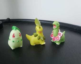 Official Chikorita Bayleff and Meganium Finger Puppet figures Bandai
