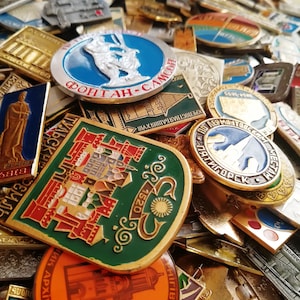 Elite Pin Badges, Set of 20 Colorful Metal Badges, Vintage pins, Various thema, Fantastic Gift, Backpack and Jacket Decoration, For everyone