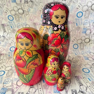 Large 5-Piece Russian Nesting Doll 22 cm – Hand-Painted Matryoshka, Traditional Wooden Doll, Folk Art from USSR