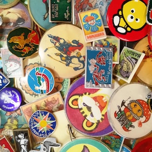 Caja misteriosa para niños de 10-25-50 Pines alegres vintage de la URSS, Personaje de dibujos animados y cuentos de hadas Pinback, Regalo - sorpresa, Decoración de mochila,