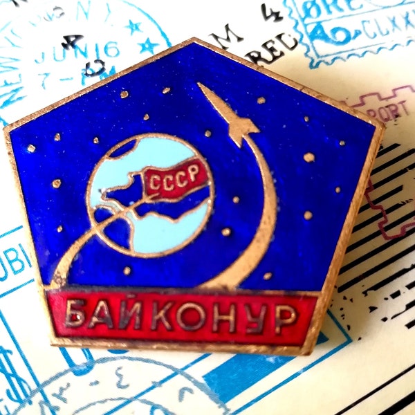 Baikonur, lancio di razzi, volo spaziale, grande distintivo sovietico in smalto colorato, distintivo da collezione vintage fantasticamente raro, anni '60.