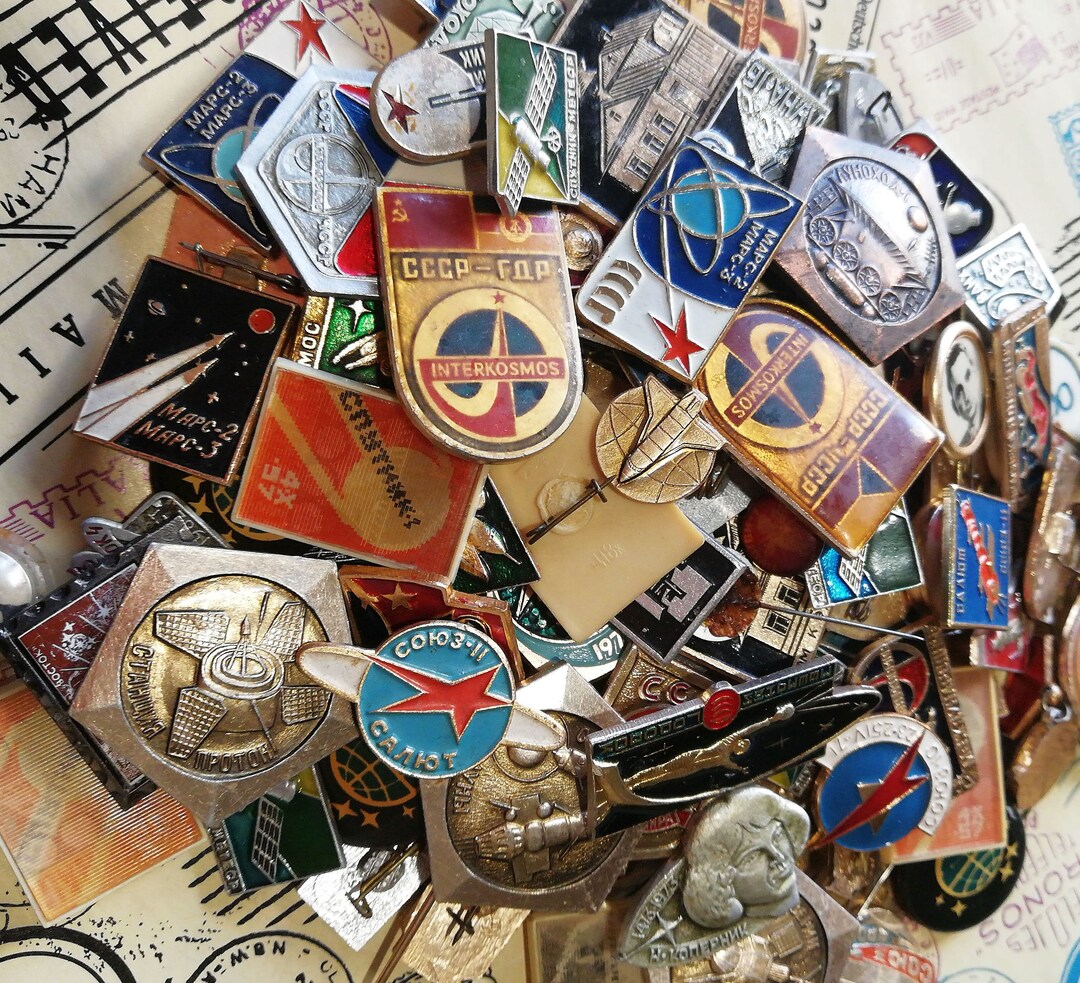 アンティーク キツネの型バッジ ソビエト連邦 1970年代 アンティーク キツネのコイン型バッジ ソビエト連邦 1970年代