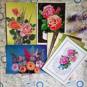 Cartes postales avec des fleurs, félicitations! Belles cartes postales de vœux, Set # 3 de 8 cartes postales soviétiques vintage, écrites, fabriquées en URSS, années 80-90.