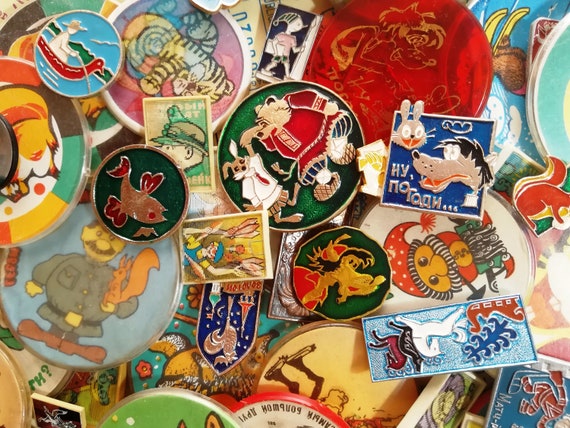 Children's Pin Badges, Set of 20-40 Vintage Merry… - image 4