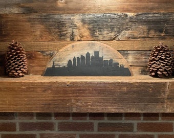 Silueta pintada de cualquier gran ciudad en un barril de bourbon, regalo ideal para amantes del bourbon o como detalle para una inauguración de casa.
