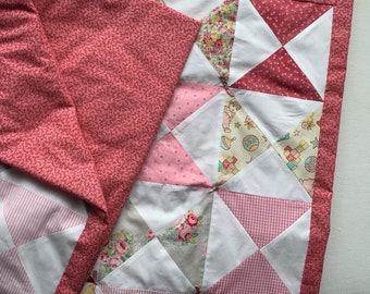 Patchwork deken/quilt strikken voor baby's
