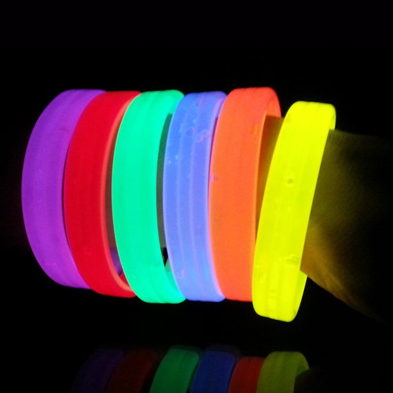 Glow in Dark Colored Silicone Wristbands Custom Size, Glow Rubber Bracelets  for Adults and Kids, Glowing Silicone Bracelet Personalize Bulk 