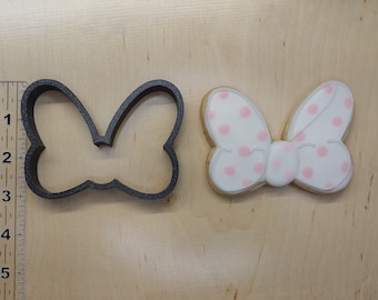Mouse bow cookie cutter