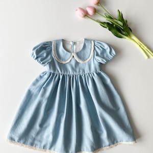 Vestido de linho azul para menina: traje rústico para dama de honra
