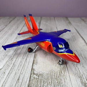 Disney Pixar Cars Take Flight Air Mater Falcon Hawk 5.5” Large Diecast Metal Vehicle Disney Store (Flaws/See Description)