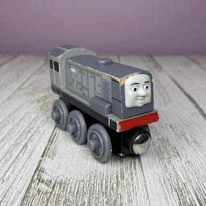 Thomas and Friends Wooden Railway Dennis 3” Wooden Train Magnetic (2003 Gullane) Flaws/See Description