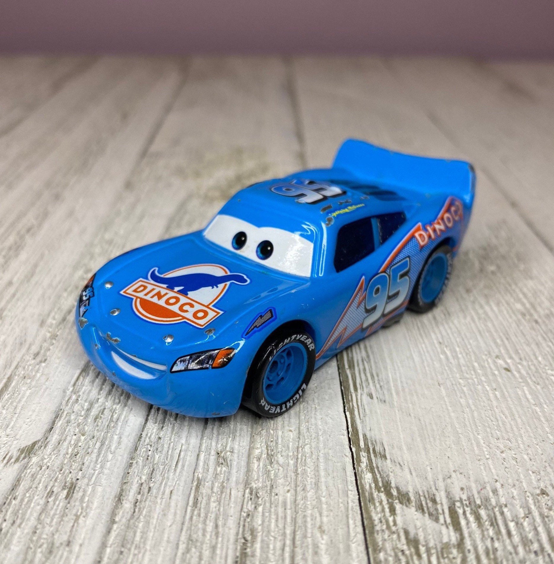 Disney Pixar Cars 3 Dinoco Blue Lightning Mcqueen Die-cast 