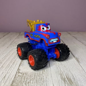 カーズ　Toon Monster Truck Mater 3-Pack Disney Pixar Cars “tormentor Mater” Monster Truck 3” Vehicle (cars