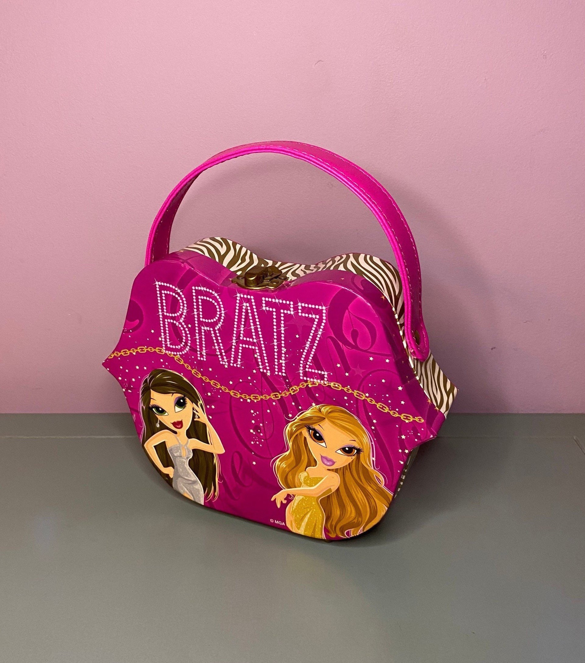 Bratz Cosmetic Carrying Case W/mirror hard Covered Cardboard 