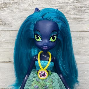 ヴィランズ マイリトルポニー ぬいぐるみ クイーンクリサリス ヴィランズ マイリトルポニー ぬいぐるみ クイーンクリサリス