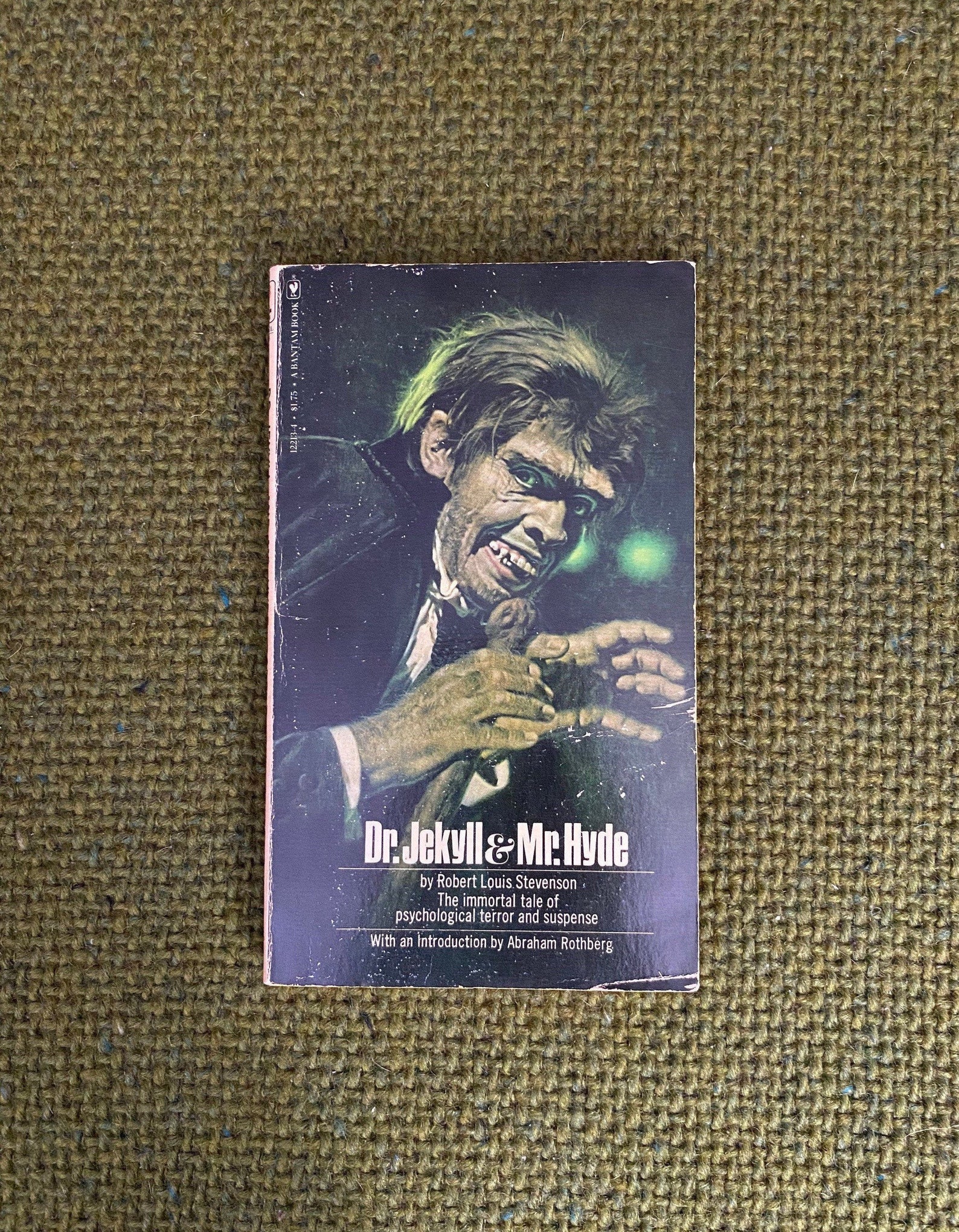 Dr Jekyll and Mr Hyde by Robert Louis Stevenson Dr Jekyll and Mr Hyde by Robert Louis Stevenson